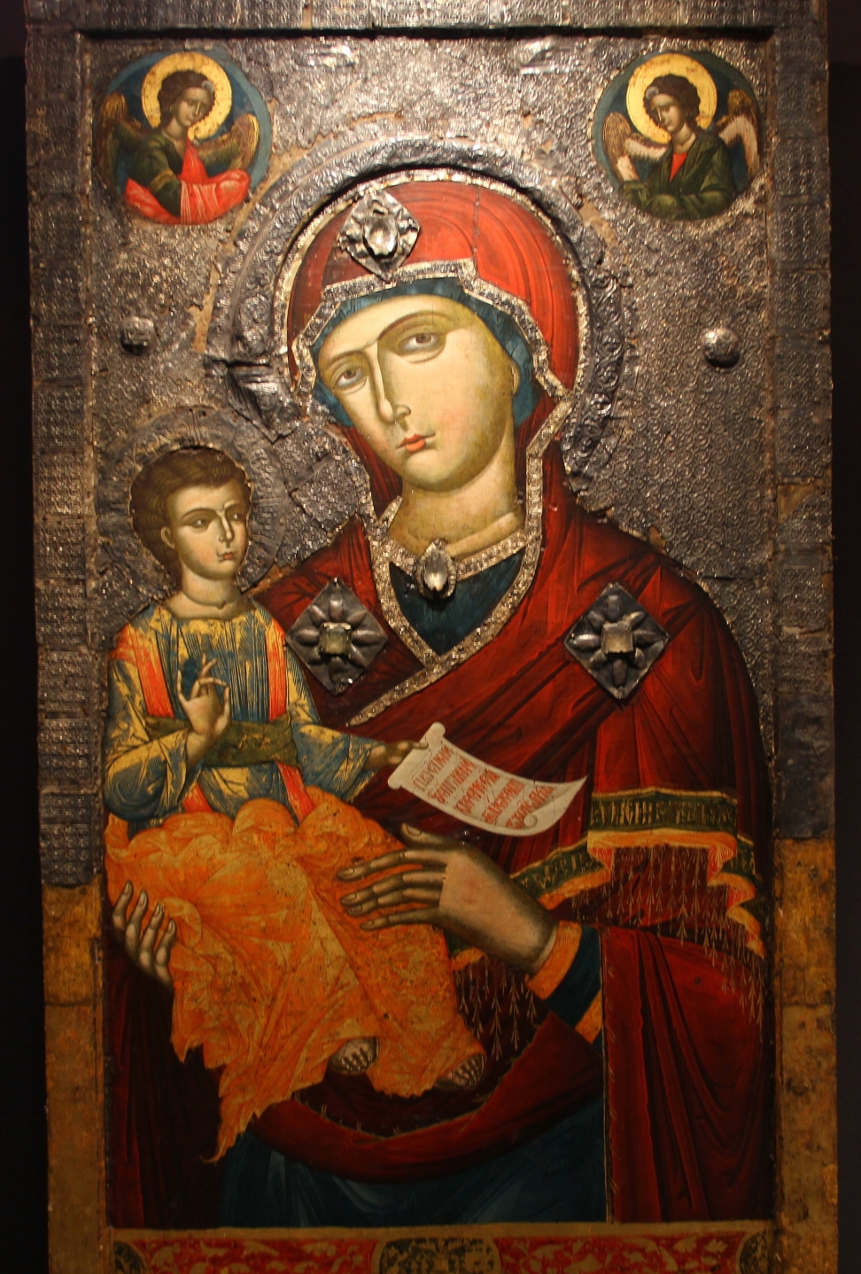 Tesori Albania_86.JPG - Madre di Dio - Tempera su tavola, lamina argento dorato e cabochon di vetro - Chiesa della Dormizione della Vergine di Berat, XVI secolo.